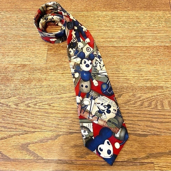 Disney | Atlas Design - Swedish Men’s 100% Silk Mickey Mouse Tie One Size - Picture 1 of 7